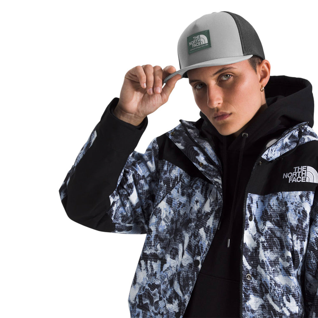 Gorra Keep It Patched Trucker unisex color gris