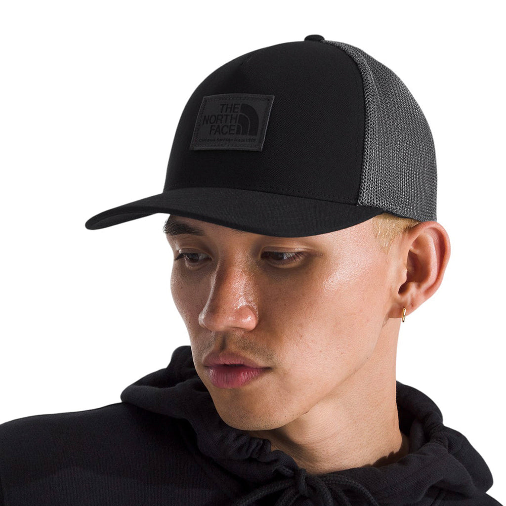 Gorra Keep It Patched Trucker unisex color negro